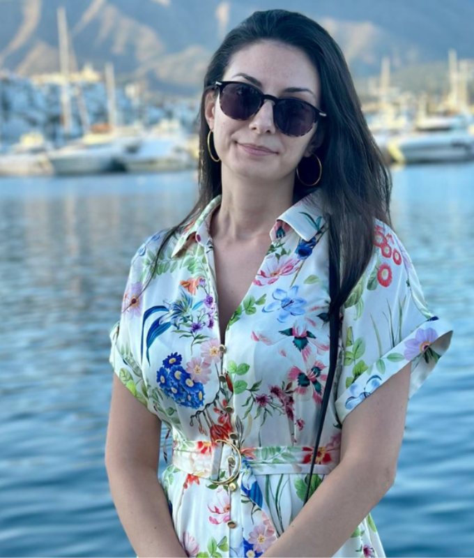 No alt text